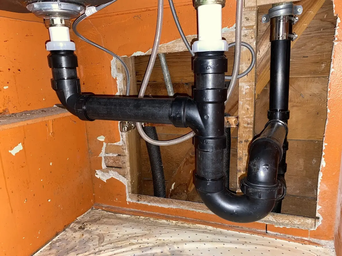 Professional Pipe Bursting equipment and tools on the job in Lemay